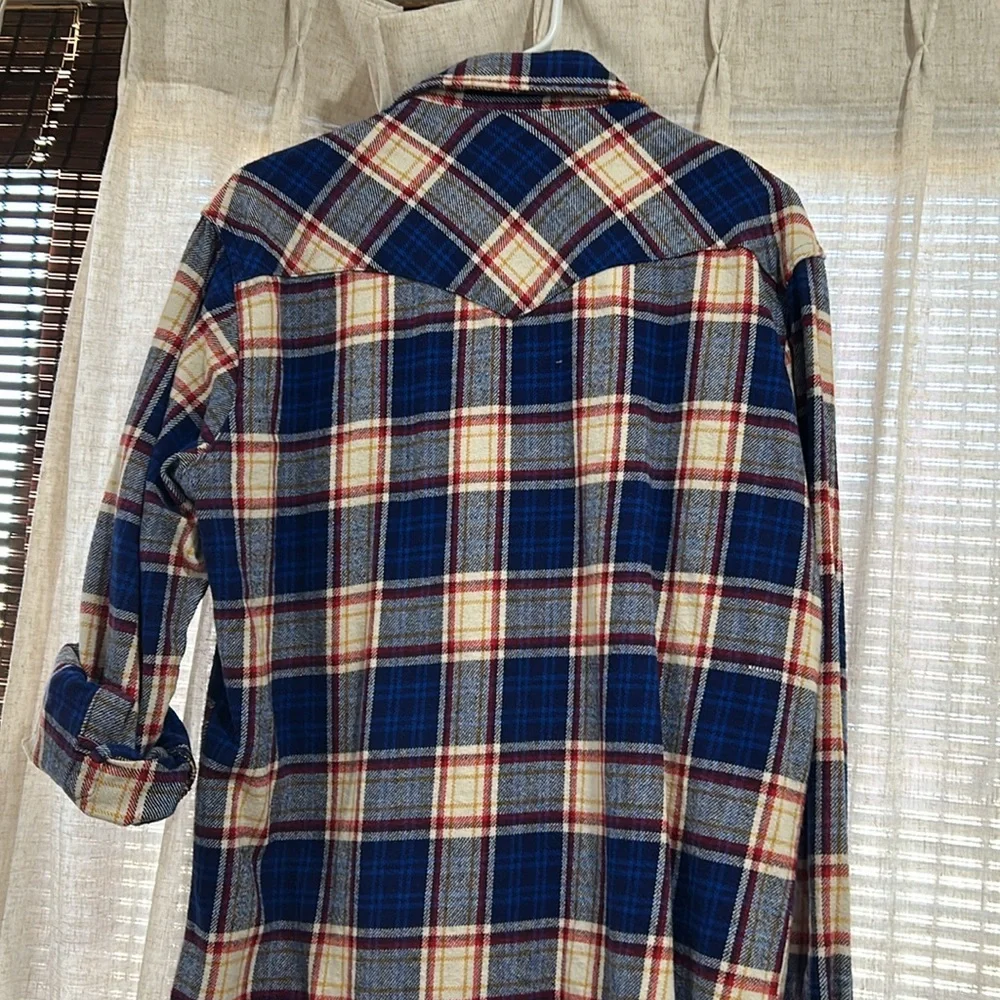 Wrangler Colorful Plaid shacket snap Button-Up Shirt - Picture 5 of 5